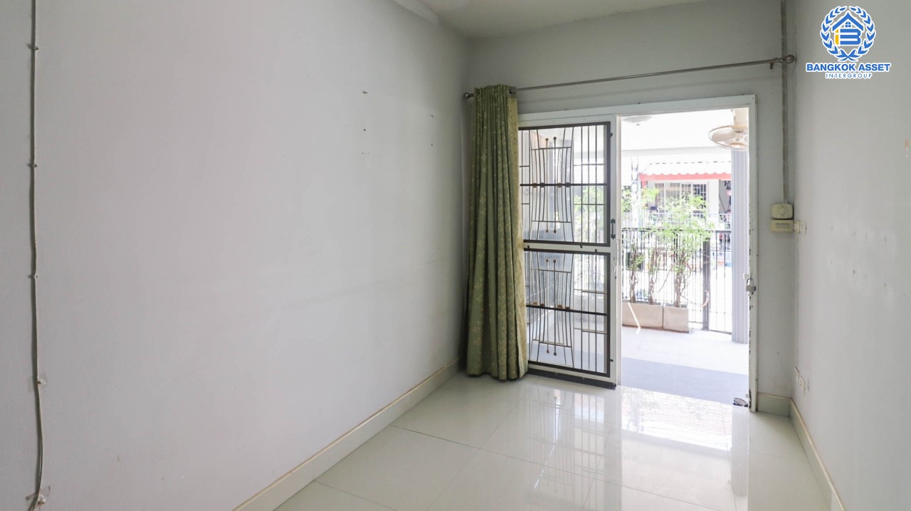 ทาวน์เฮ้าส์มือสองย่านนทบุรี ม.พฤกษา 45 บางใหญ่-กาญจนาภิเษก เนื้อที่ 16 ตร.ว. ฟังก์ชัน 3 ห้องนอน 2 ห้องน้ำ บ้านสวย พร้อมอยู่ บนทำเลที่เดินทางสะดวก ใกล้รถไฟฟ้าสายสีม่วง "สถานีคลองบางไผ่" และเซ็นทรัลเวสต์เกต...